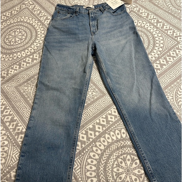 Abercrombie and fitch ultra high rise 90’s straight jean size 28 short - Picture 3 of 3
